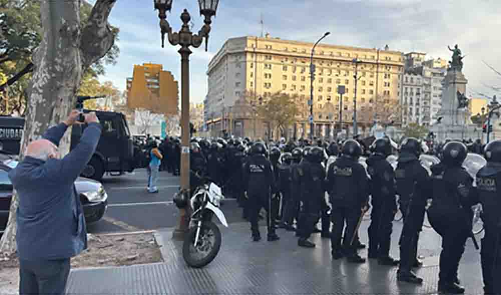 Sexto informe del Mapa de la Policía: denuncias por desalojo a manteros en Once y represión policial en Congreso