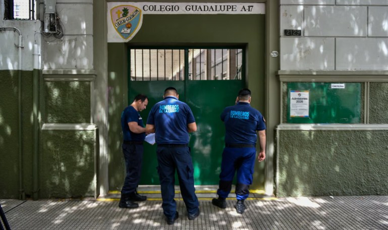 Palermo: Siguen internados los dos alumnos involucrados en la explosión en un colegio