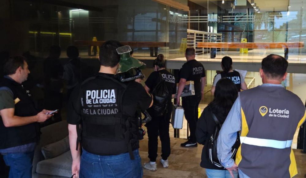 Allanaron e imputaron a otra exparticipante de GH acusada de promocionar apuestas ilegales