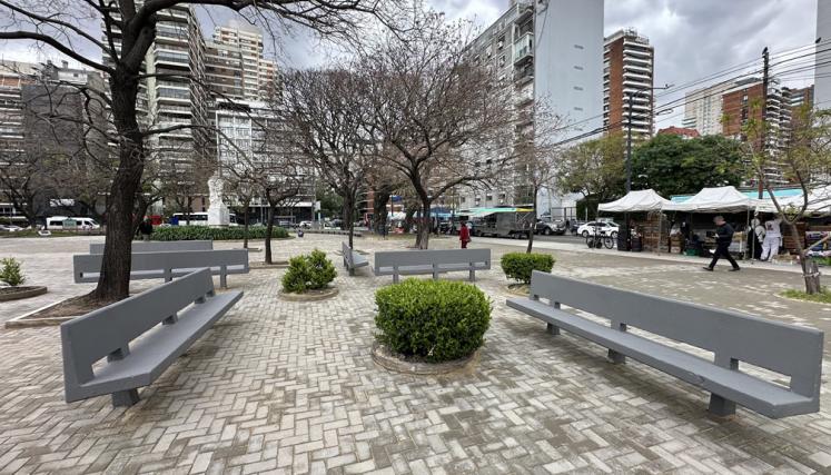 Plaza Perú: Se renovó el solado