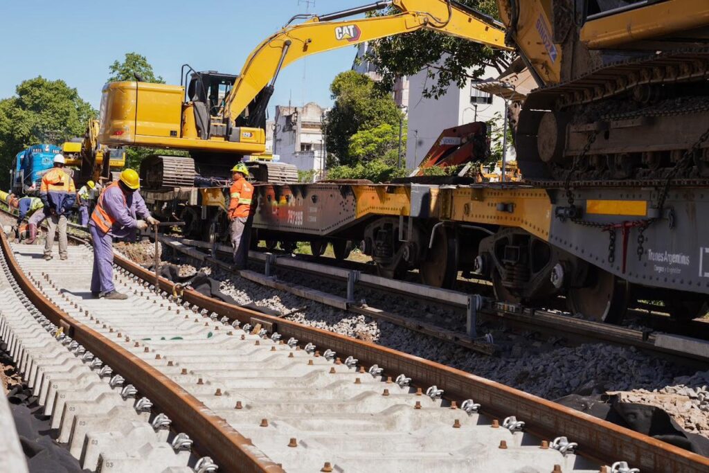 Tras las obras en vías, el tren Mitre restableció el servicio completo en los tres ramales