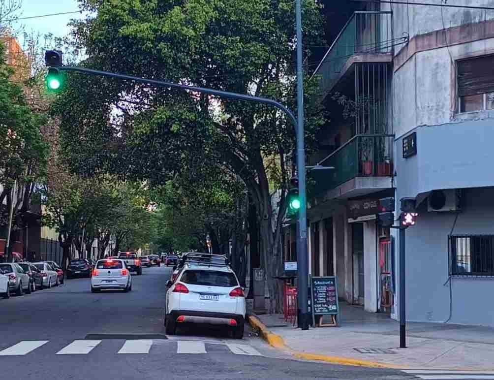 Balvanera: instalado el semáforo en Agrelo y Loria