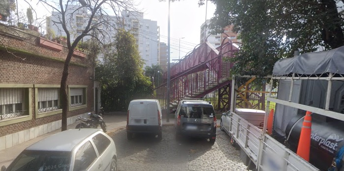 Caballito: ratifican la clausura por problemas edilicios del Puente Rosa que pasa por las vías del tren Sarmiento