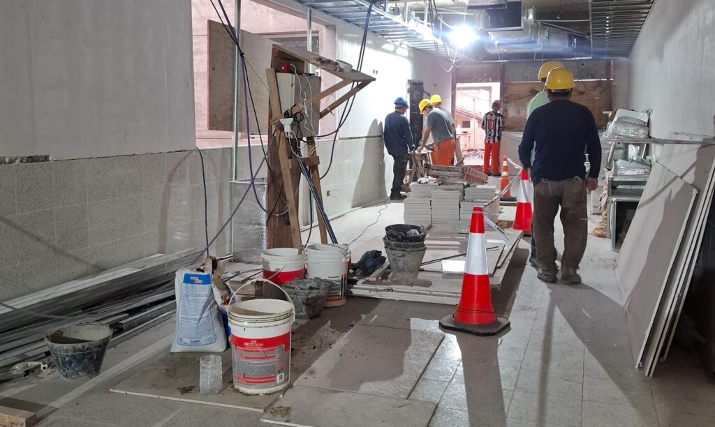 Quirós visitó el Hospital Pirovano y las obras en el CEMAR de Saavedra