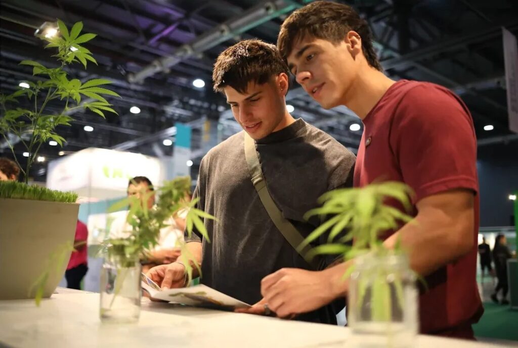 Salud, hongos y café: comienza en Costa Salguero la Expo Cannabis Argentina 2025