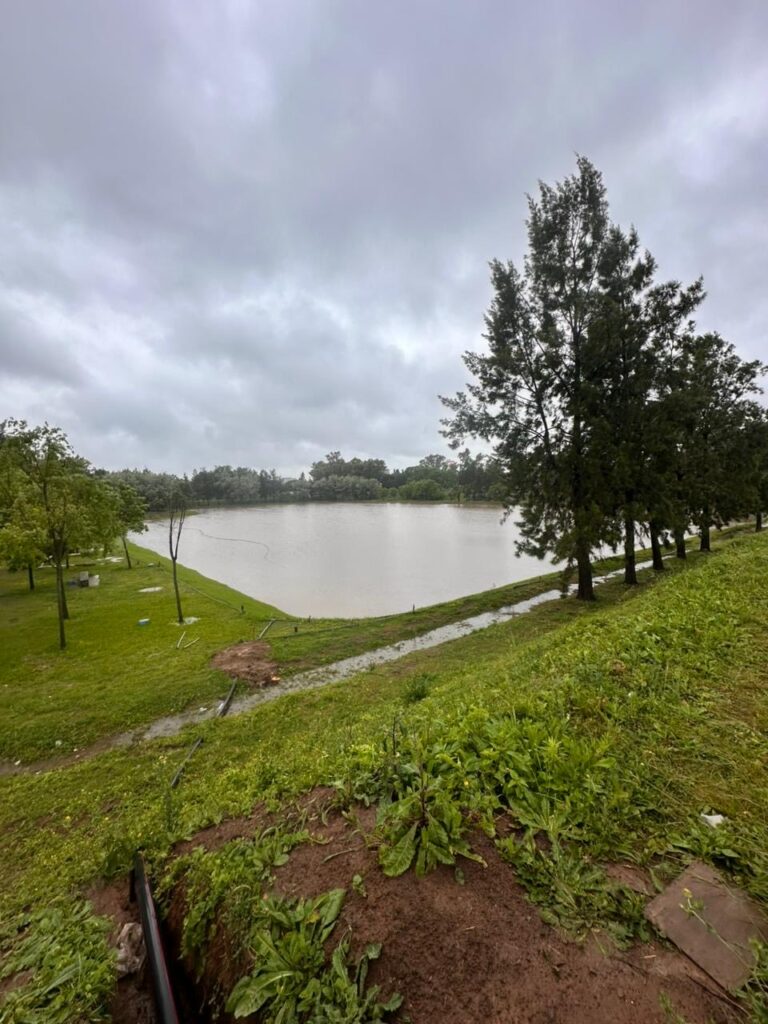 En medio del temporal y las inundaciones en Saavedra, el ministro de Infraestructura destacó la acción del reservorio de agua en Parque Sarmiento