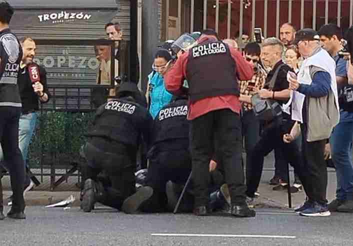 Represión en Congreso, al límite de Balvanera: al menos cuatro heridos y cuatro detenidos