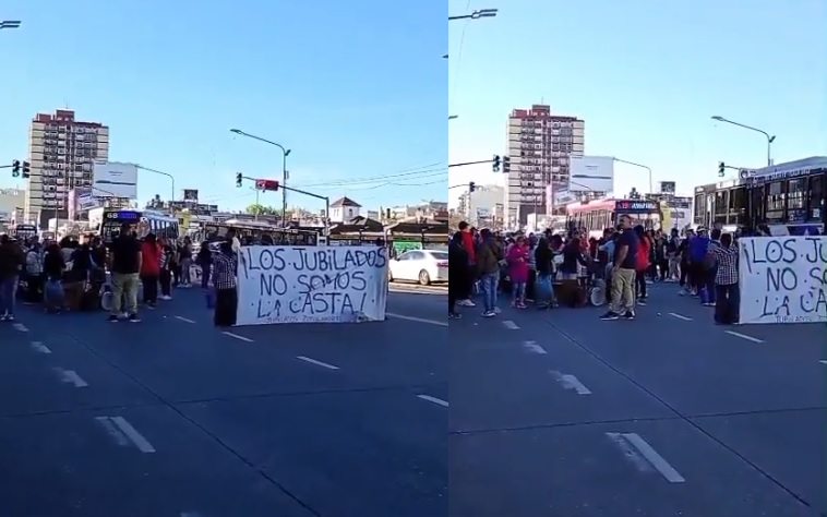 Puente Saavedra: jubilados cortaron Av. Maipú