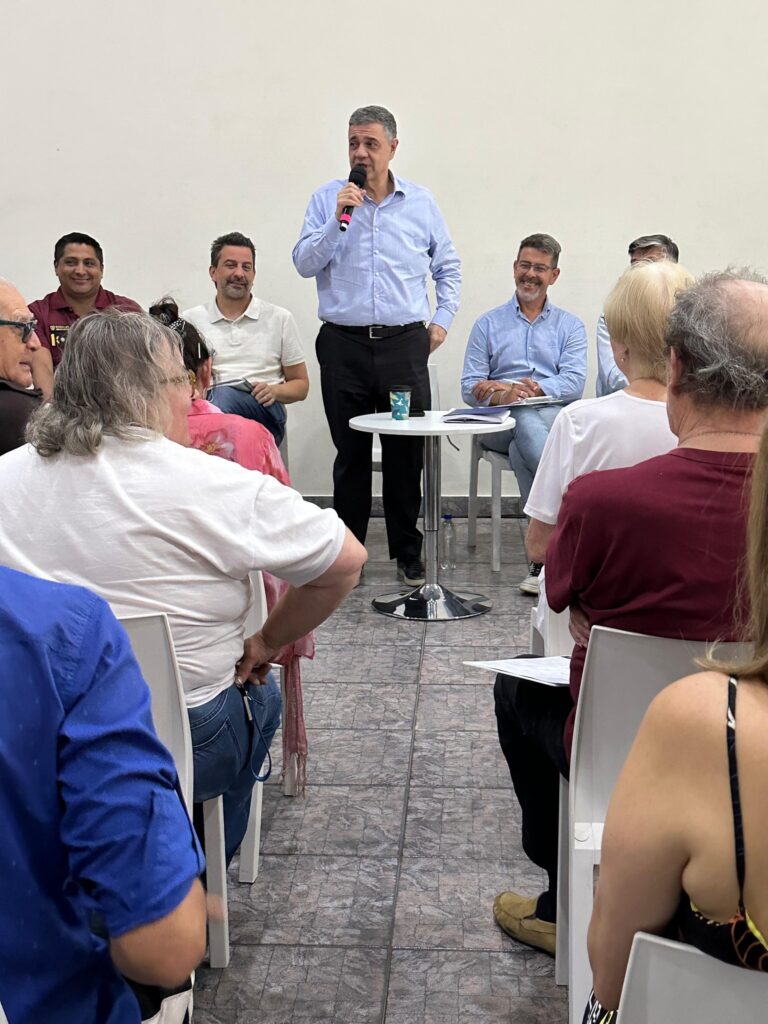 Polémica visita de Jorge Macri a Liniers