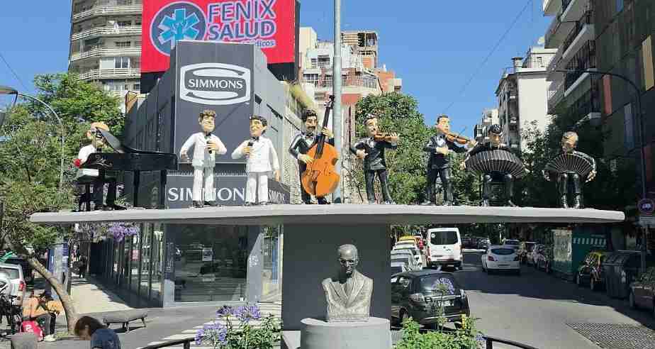 120 años de Osvaldo Pugliese: repararon el monumento en Corrientes y Scalabrini Ortiz