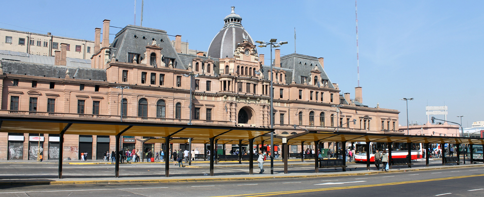 Un paro en ocho líneas de colectivo afecta a pasajeros del AMBA