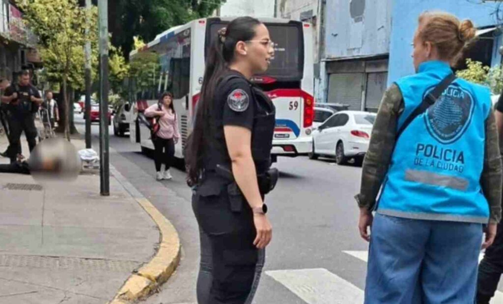 Vecinos y comerciantes del Abasto, alerta por la seguridad: los apuñalados en Once y la turista asesinada por un hombre con antecedentes por delitos y salud mental