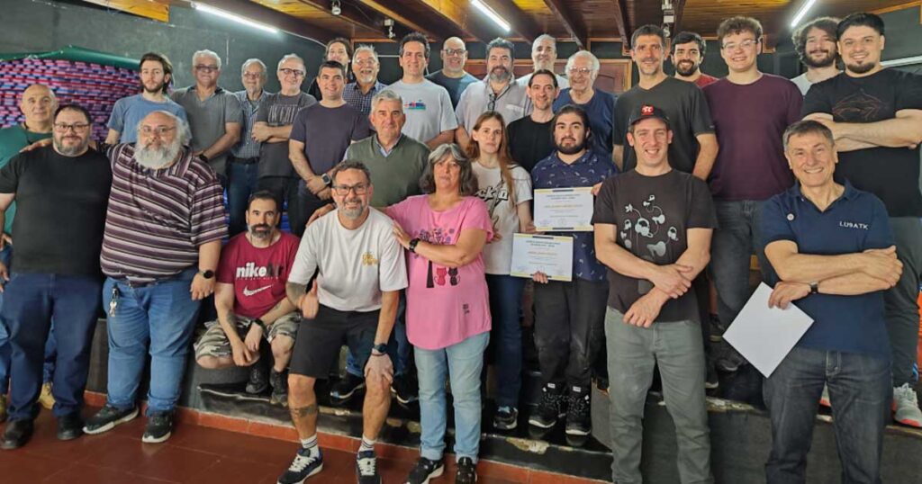 25 nuevos radioaficionados egresan del Centro de Radioaficionados Ciudad de Buenos Aires