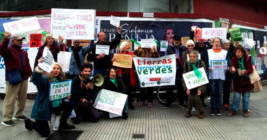 Recorrida vecinal en Villa Urquiza por el “Parque ferroviario”