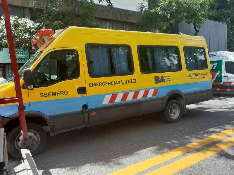 Balvanera: incendio en un edificio de Jujuy al 300, con cuatro hospitalizados y 18 personas refugiadas en la terraza