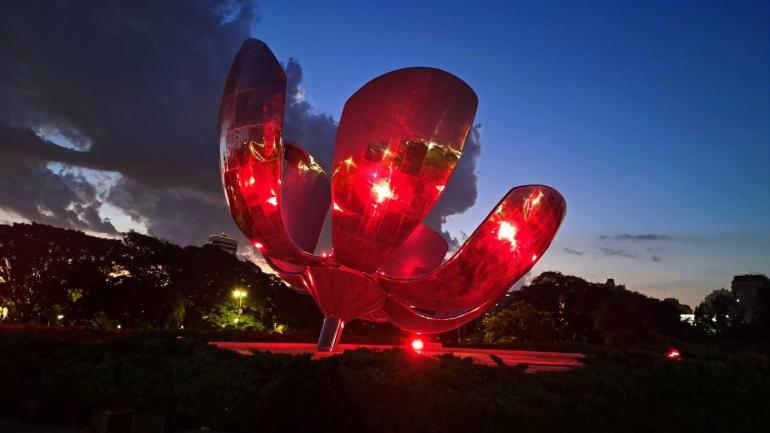 La Ciudad celebró la restauración de la Floralis Genérica