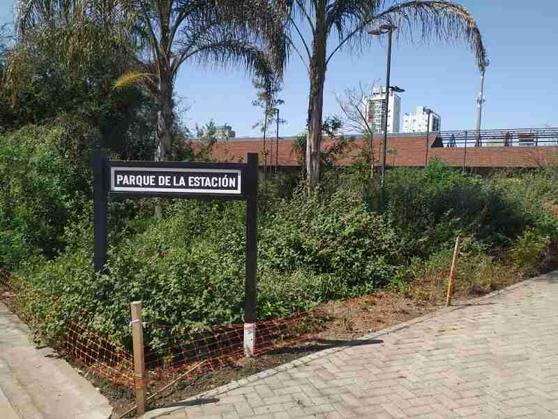 Vecinos pintarán el cantero de las mariposas del Parque de la Estación