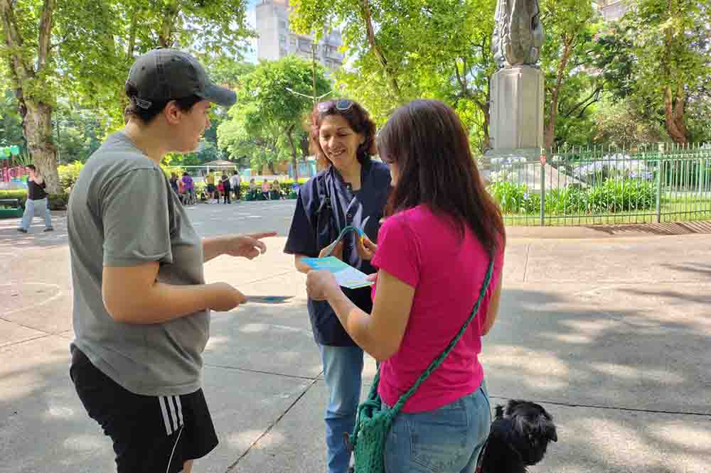 Campaña contra el Dengue en Plaza Almagro