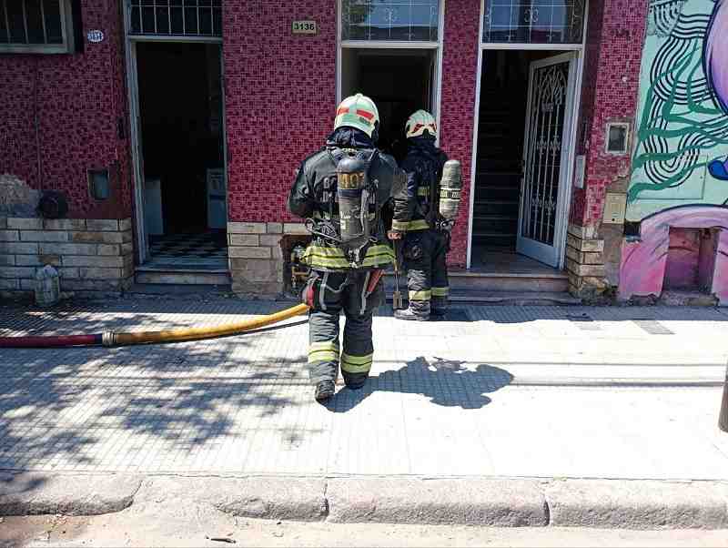 Balvanera: un hospitalizado tras un incendio en un inquilinato de Bartolomé Mitre al 3100, cerca de Cromañón