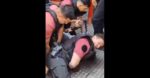Once: policías forcejearon y tomaron del cuello a un vendedor ambulante para incautarle la mercadería