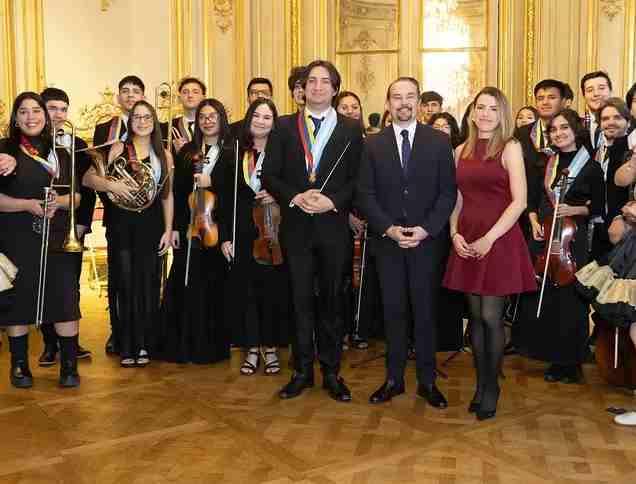 Concierto de navidad en el Abasto Shopping: toca la Orquesta Sinfónica Pequeña Venecia en la Plaza del Zorzal