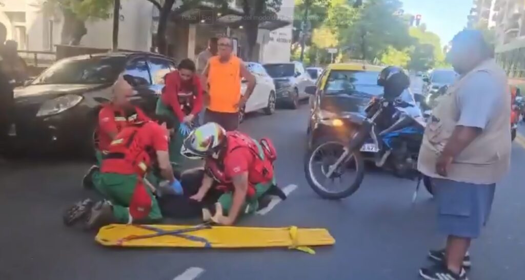 Un peatón resultó herido tras ser atropellado por un taxi en Palermo