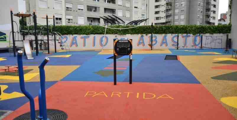 Renovado el Patio del Abasto: circuito ninja, nuevo enfoque deportivo y murales temáticos