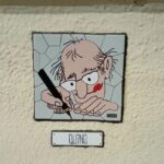 Caballito: el artista Héctor Ortiz colocó un nuevo mosaico de Quino en el Paseo de Mafalda frente al Parque Rivadavia