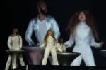 Como Dua Lipa en River, Shakira homenajeó a Gustavo Cerati en Vélez