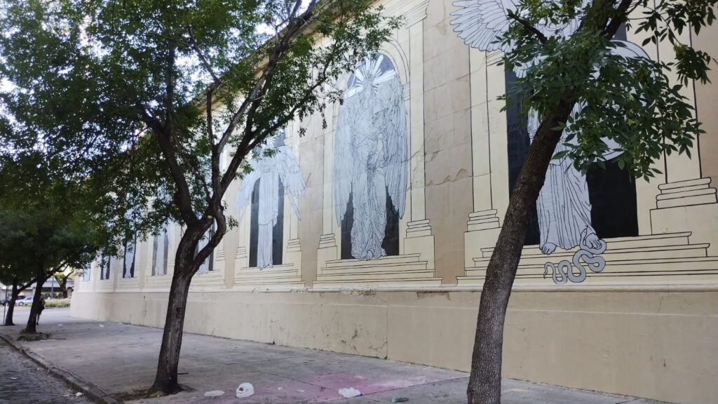 La Ciudad suma nuevos murales en el Cementerio de la Chacarita sobre la avenida Guzmán