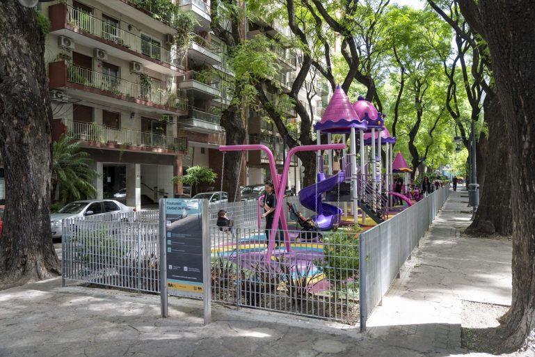 Se renovó el Boulevard Olleros y su área de juegos