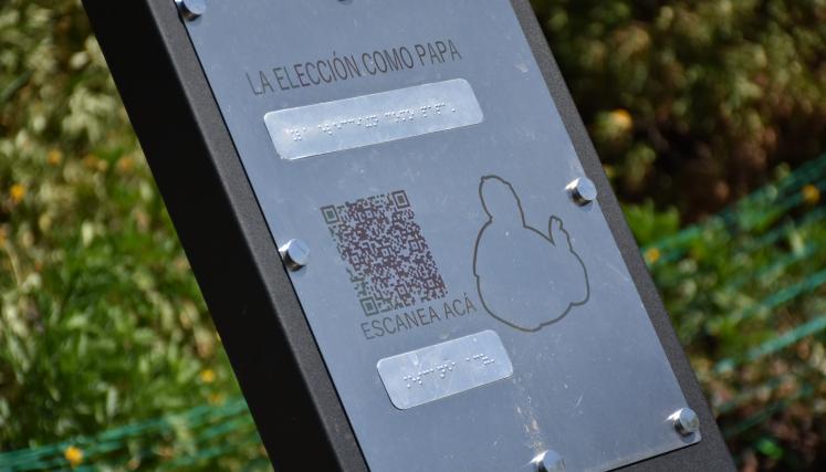 El homenaje a Francisco acompañó la revitalización de la Plazoleta Herminia Brumana