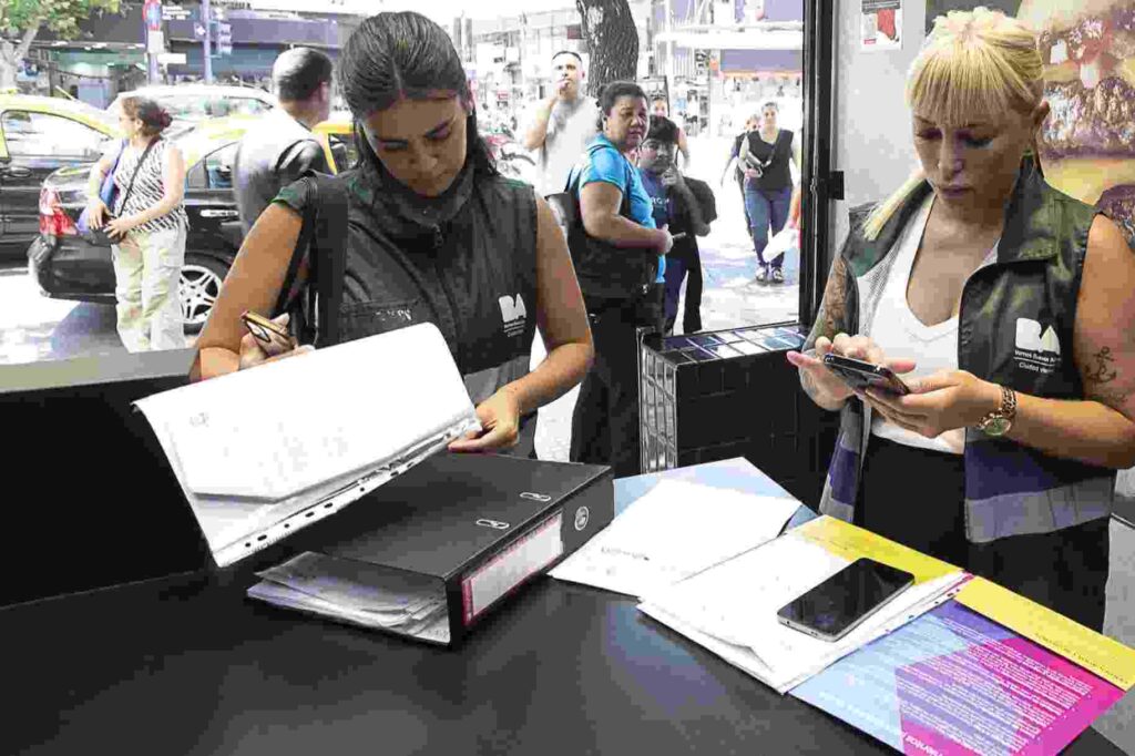 Once: el GCBA pide que los comerciantes saquen la basura a horario