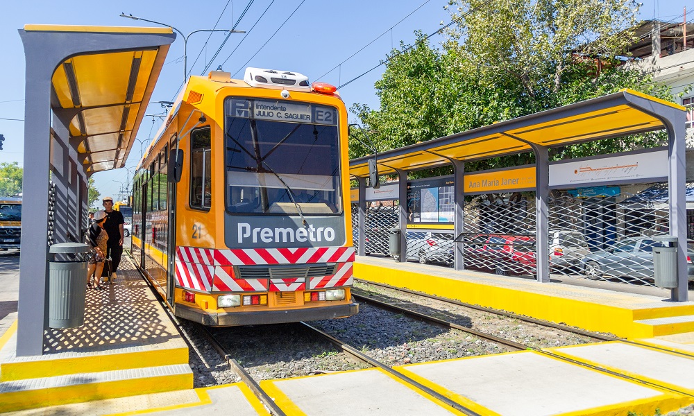Presentan un proyecto para que una estación del Premetro lleve el nombre de “Beto Larrosa”