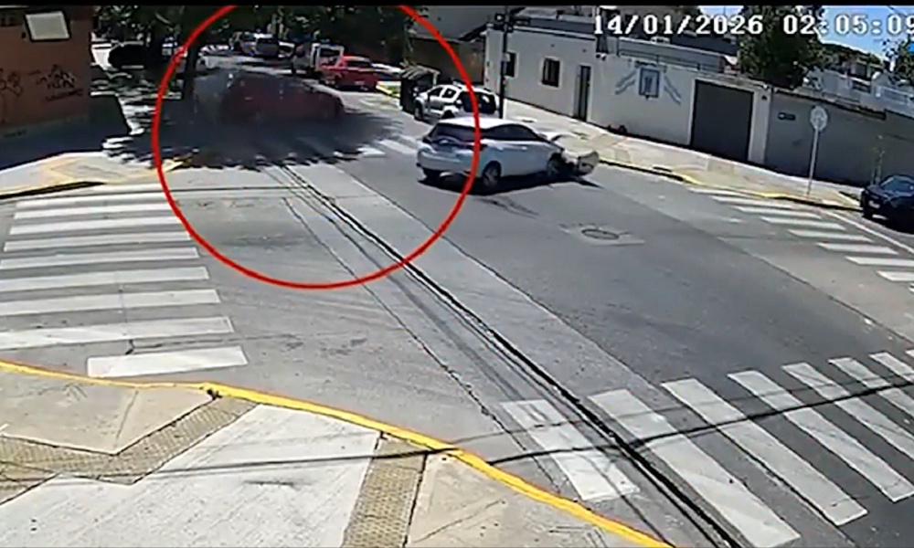 Un joven de 19 años chocó a un cartonero en una esquina de Mataderos