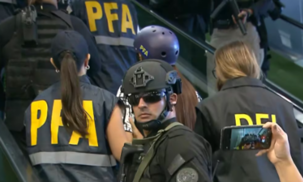 Villa Lugano: Expulsan del país a pareja narco