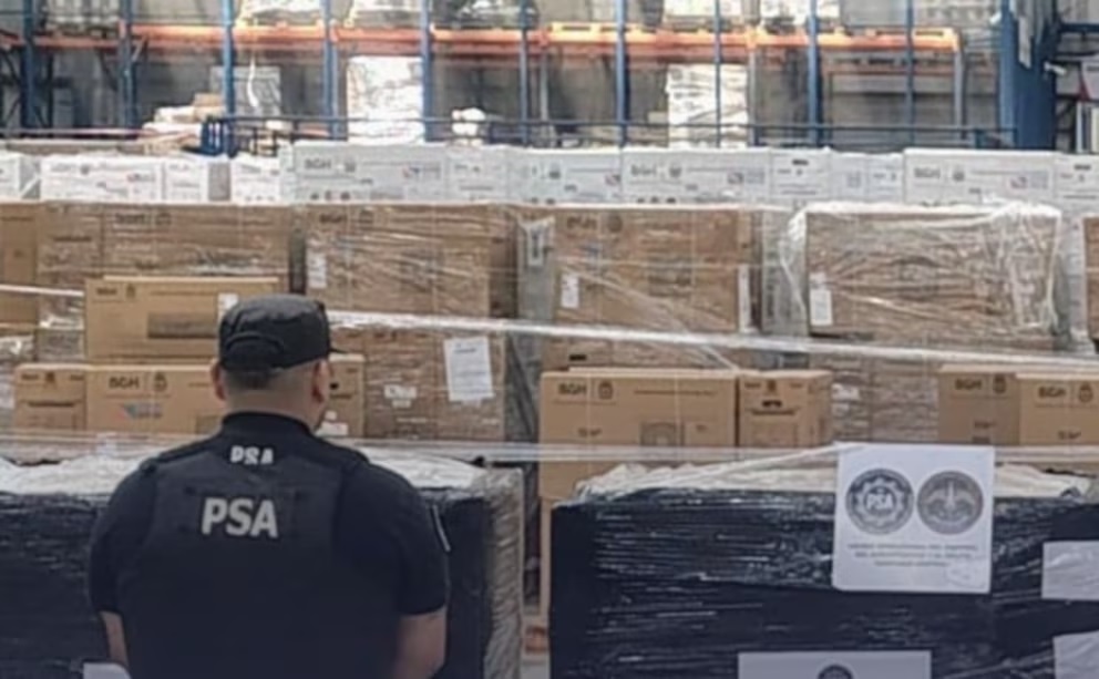Allanamientos en la Ciudad de Buenos Aires y PBA permitieron recuperar 1.800 notebooks del programa Conectar Igualdad