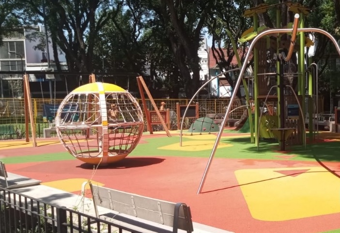 Renovación en Plaza Mackenna: nuevo piso y juegos infantiles