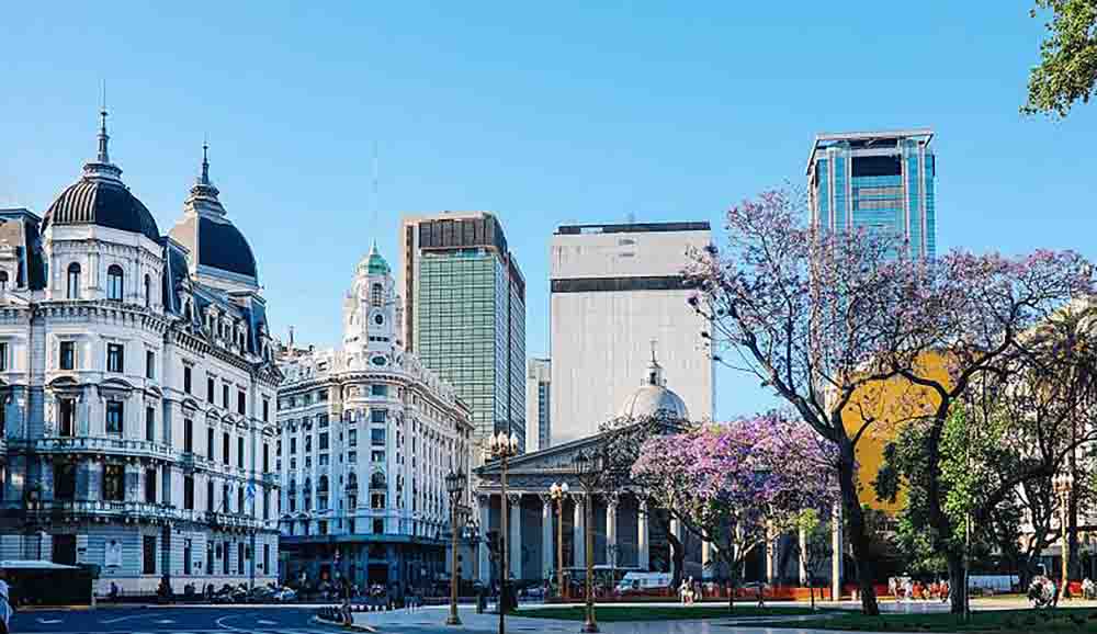 Buenos Aires en verano cuando la ciudad baja un cambio
