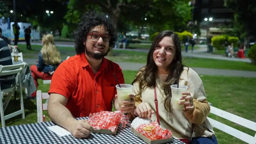 Noches de Verano, edición Villa Devoto: música, cine y gastronomía en Plaza Arenales