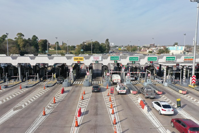 Cierran temporalmente las autopistas 25 de Mayo y Perito Moreno