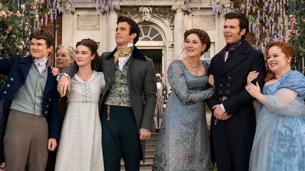 La moda del pasado vuelve a escena: paseos al estilo Bridgerton y bailes históricos convocan al público porteño