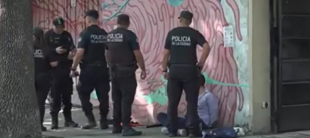 Detienen a un sospechoso en Colegiales tras un intento de robo vinculado a un hecho previo en Palermo
