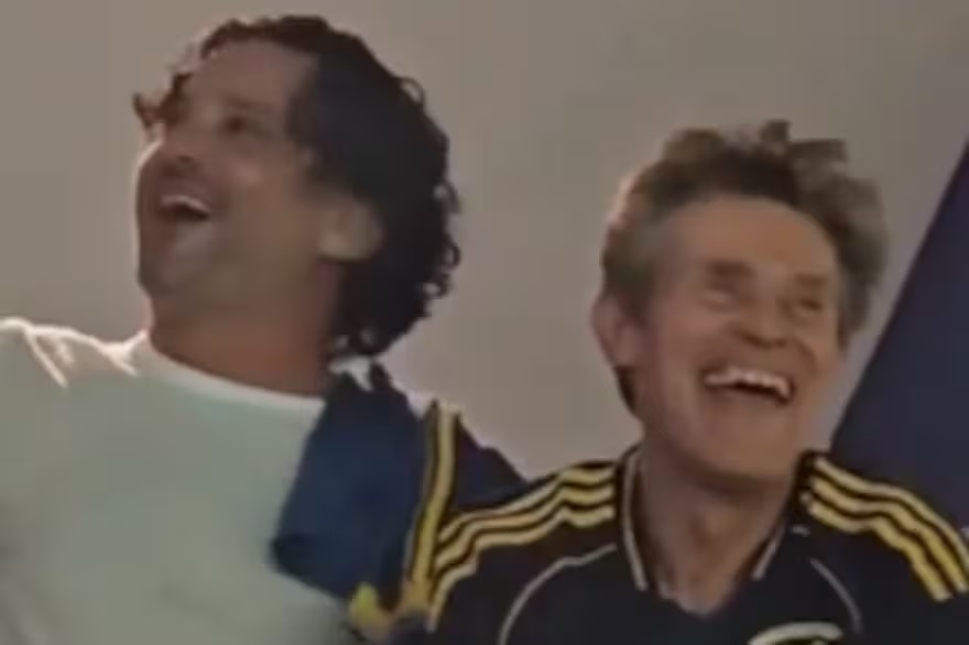 El Duende Verde en La Boca y Palermo: Willem Dafoe fue ovacionado por los hinchas en La Bombonera tras presentar The Souffleur en el MALBA