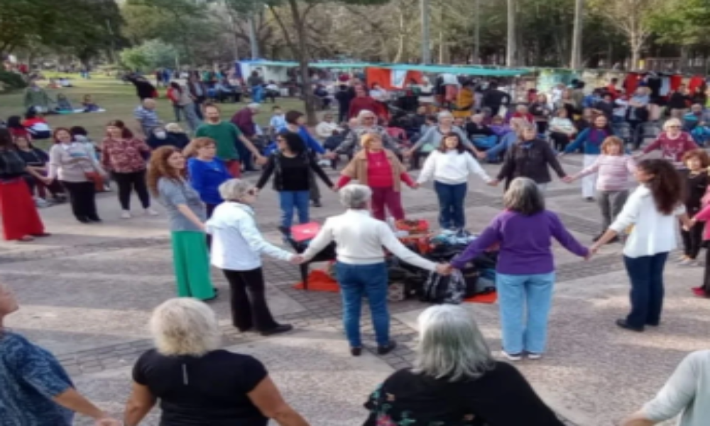 Parque Avellaneda celebra 27 años ininterrumpidos de Danzas Circulares con participación de colectividades