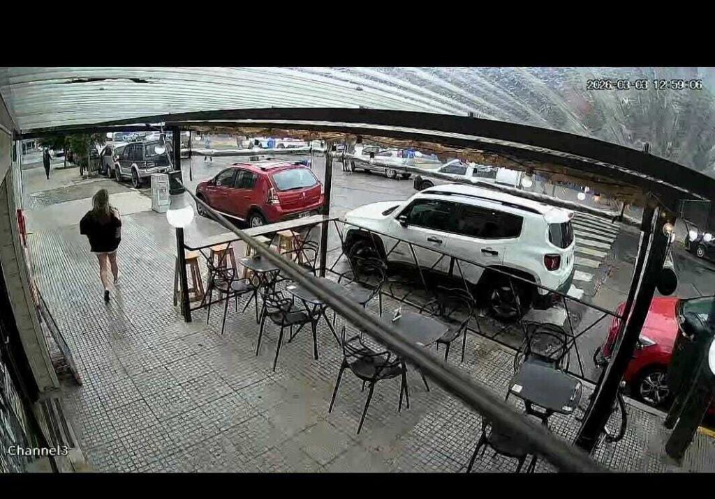 Liniers Norte: atropellan a una alumna a la salida del Instituto Vélez Sarsfield