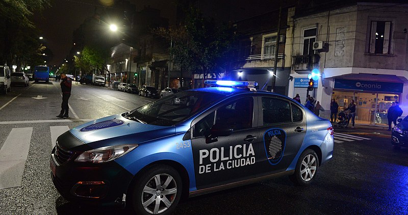 Operativo de saturación en Balvanera: seis detenidos y secuestro de drogas y armas