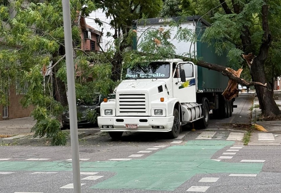 Cierre en Álvarez Thomas por obras del viaducto: habilitan desvíos y crece la preocupación vecinal por el tránsito pesado