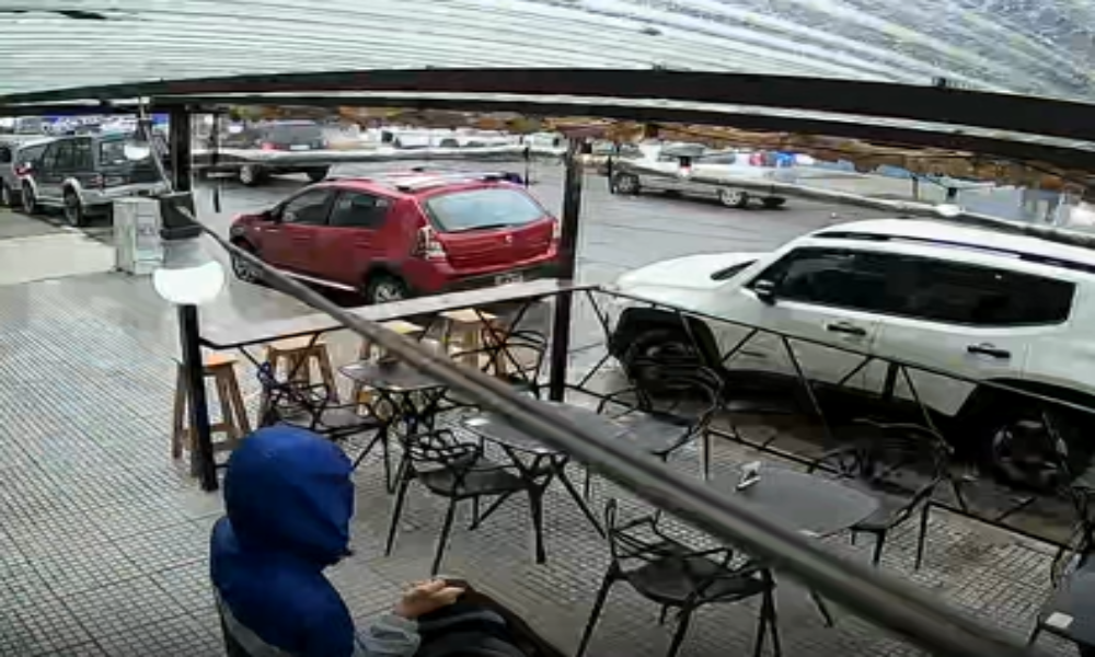 Liniers: una estudiante fue atropellada a la salida del Instituto Vélez Sarsfield y debió ser hospitalizada