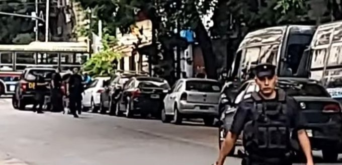 Descartan peligro tras el hallazgo de un paquete sospechoso frente al Congreso de la Nación